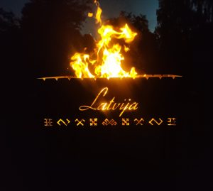 Grils Latvija iekurināts